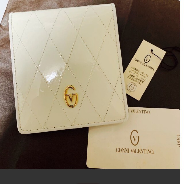 GIANNI VALENTINO(ジャンニバレンチノ)のGIANNI VALENTINO 二つ折り財布 レディースのファッション小物(財布)の商品写真