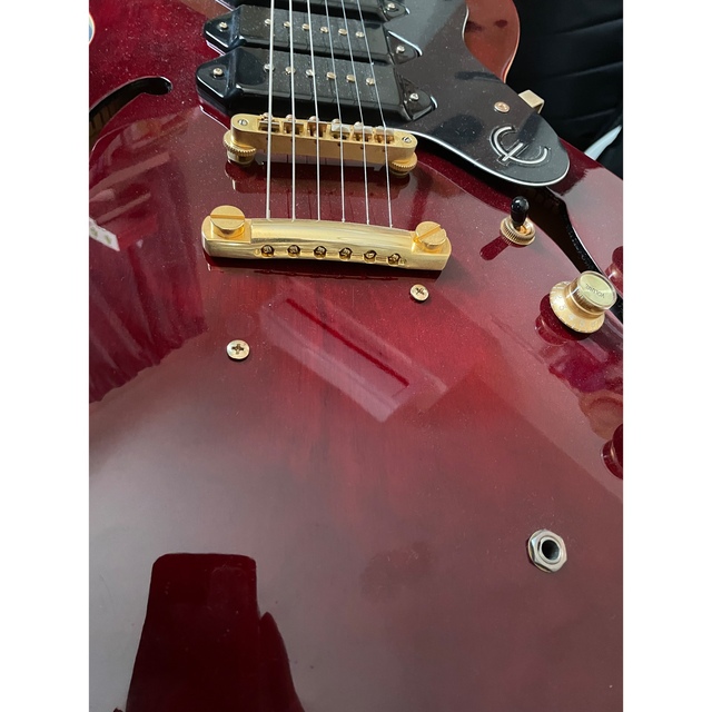 Epiphone(エピフォン)のEpiphone Riviera Custom P-93 Wine Red 楽器のギター(エレキギター)の商品写真