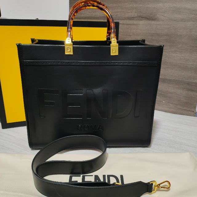 最新作得価 FENDI - FENDサンシャインブラックレザートートバッグの