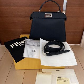 フェンディ(FENDI)のFENDI ピーカブーアイシーユースモール　ブラック　極美品(ハンドバッグ)