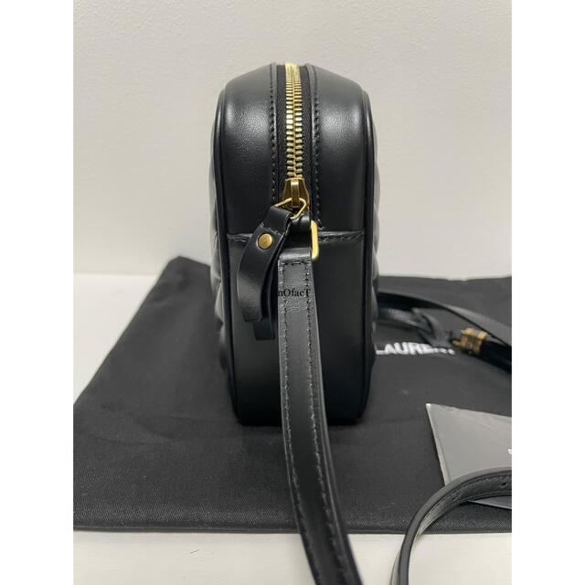 Saint Laurent(サンローラン)の黒×金 正規新品 Saint laurent サンローラン ルー カメラバッグ レディースのバッグ(ショルダーバッグ)の商品写真