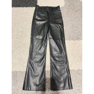 ザラ(ZARA)の【週末限定値下げ】ZARA  レザーパンツ(スキニーパンツ)