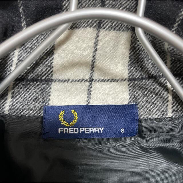 FRED PERRY(フレッドペリー)のFRED PERRY エルボーパッチ付きチェック柄ウールブルゾン ロゴ 刺繍 メンズのジャケット/アウター(ブルゾン)の商品写真