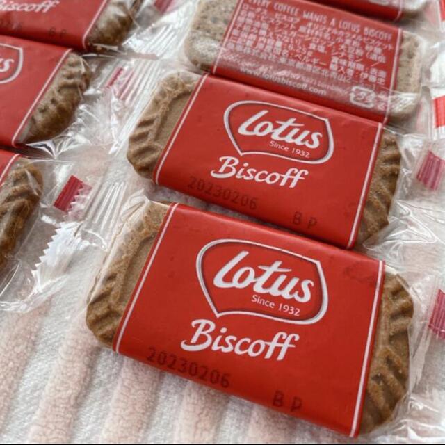 LOTUS(ロータス)のロータス　カラメルビスケット　50枚 食品/飲料/酒の食品(菓子/デザート)の商品写真