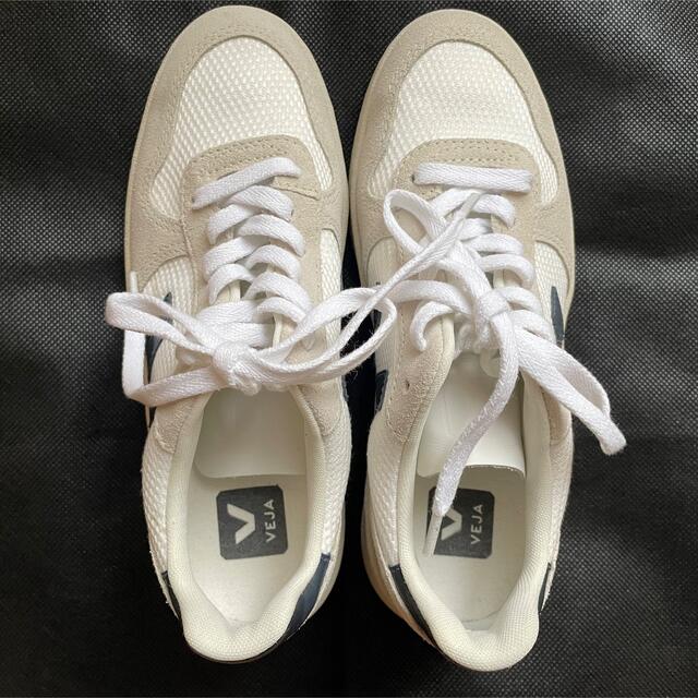 VEJA V-10 B-MESH スニーカー-