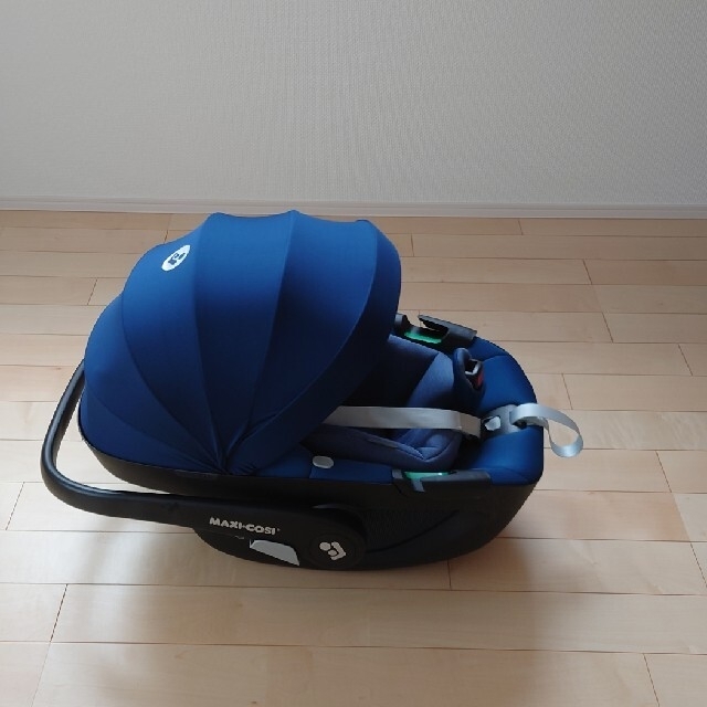 自動車用チャイルドシート本体 かよ様専用☺チャイルドシートとアダプター 自動車用チャイルドシート本体 かよ様専用☺チャイルドシートとアダプター