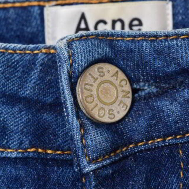 ACNE(アクネ)のACNE STUDIOS SKIN 5 USED BLUE ストレッチ ジーンズ レディースのパンツ(デニム/ジーンズ)の商品写真