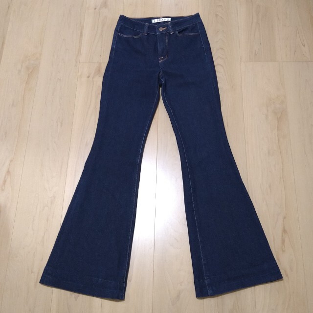 J BRAND☆ジェイブランド☆レディースフレアデニムジーンズ☆25インチ | フリマアプリ ラクマ 再値下げ ジーンズ デニムパンツ ブランド ジェイ BRAND J デニム/ジーンズ