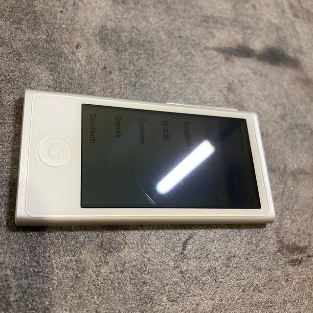 iPod(アイポッド)の87150T iPod nano7世代　16GB silver 中古品 スマホ/家電/カメラのオーディオ機器(ポータブルプレーヤー)の商品写真