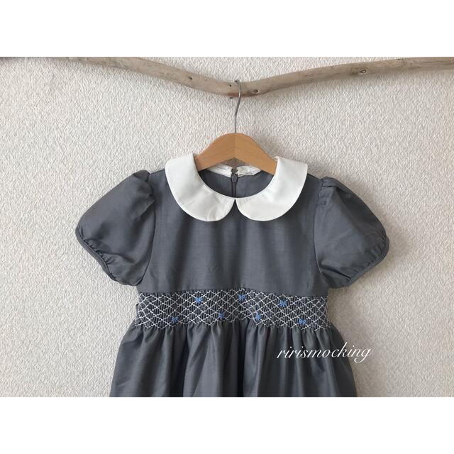 定番　グレー　半袖　秋冬春　スモッキング　ワンピース　ファミリア　好き キッズ/ベビー/マタニティのキッズ服女の子用(90cm~)(ワンピース)の商品写真