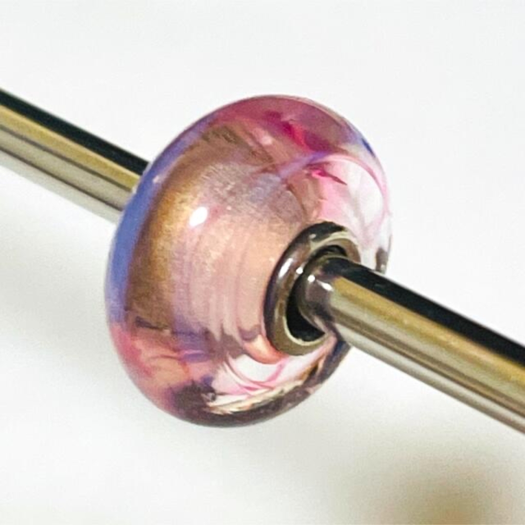 trollbeads トロールビーズ ピンクリボン  レディースのアクセサリー(チャーム)の商品写真