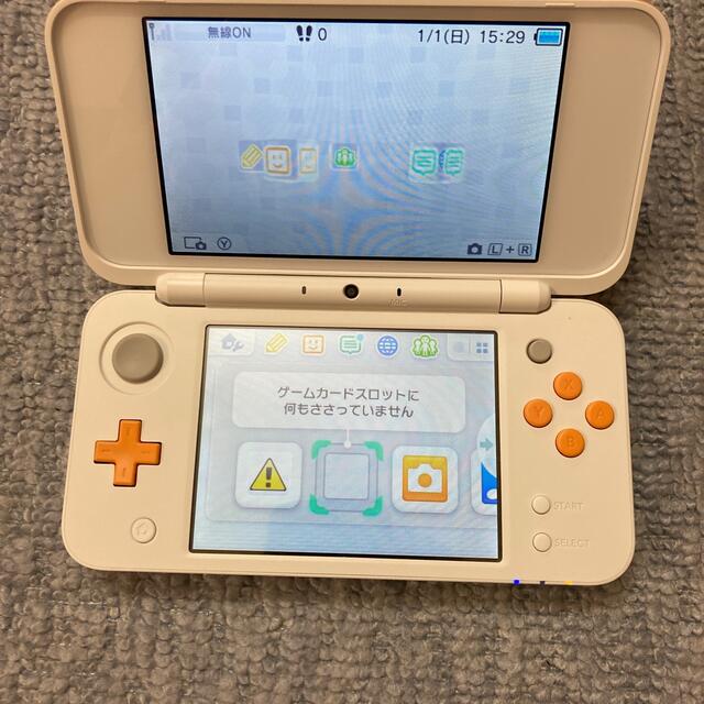 ニンテンドー2DS(ニンテンドー2DS)のNewニンテンドー2DS LL ホワイト×オレンジ動作品 エンタメ/ホビーのゲームソフト/ゲーム機本体(携帯用ゲーム機本体)の商品写真