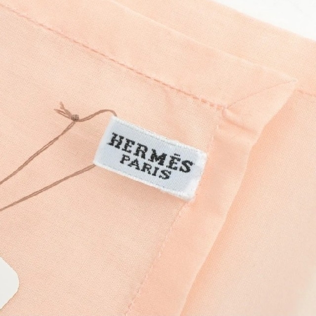 Hermes(エルメス)のHERMES エルメス ハンカチ ポケットチーフ Hロゴ ピンク系 箱付き レディースのファッション小物(ハンカチ)の商品写真