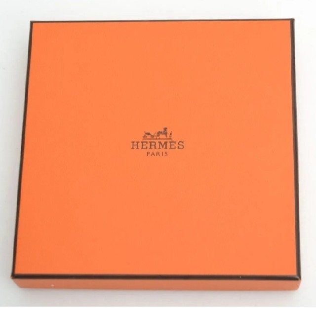 Hermes(エルメス)のHERMES エルメス ハンカチ ポケットチーフ Hロゴ ピンク系 箱付き レディースのファッション小物(ハンカチ)の商品写真
