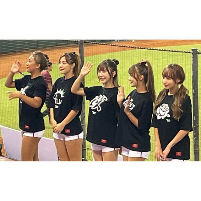 林襄 リンシャン mizuki 写真集 與你襄愛② (スケスケ衣装から 林襄 リンシャン mizuki 写真集 與你襄愛② (スケスケ衣装から