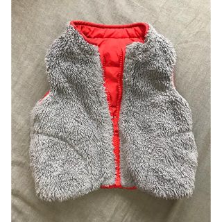 ベビーギャップ(babyGAP)のベビーギャップ アウター ベスト リバーシブル ダウン ファー 80 キッズ(ジャケット/コート)