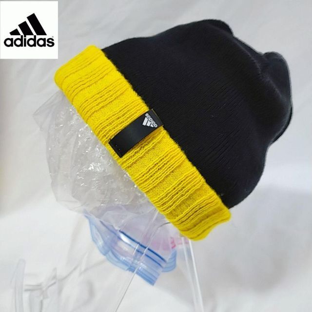 adidas(アディダス)の未使用に近い　アディダス　ニット　帽子　冬用　ブラック レディースの帽子(ニット帽/ビーニー)の商品写真
