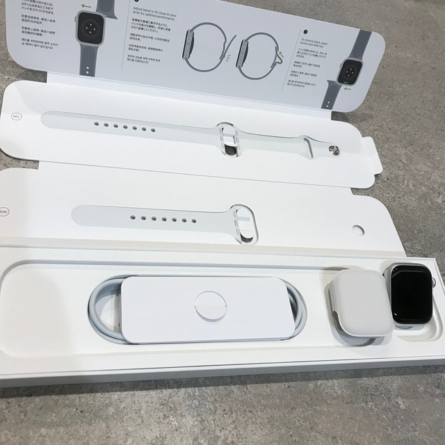 Apple Watch - 【新品・未使用】Apple Watch 8 GPS 41mm シルバーの