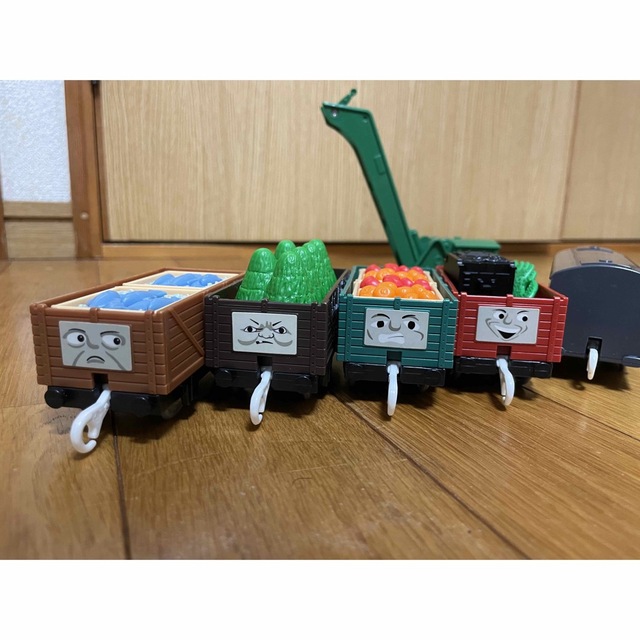 Takara Tomy(タカラトミー)のプラレール　トーマス　客車　貨車　積荷　 キッズ/ベビー/マタニティのおもちゃ(電車のおもちゃ/車)の商品写真