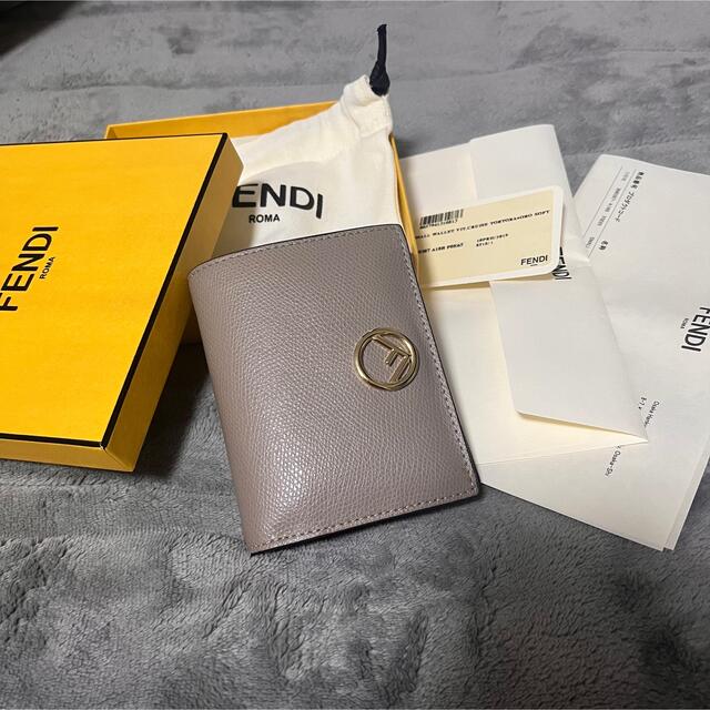 【美品】FENDI フェンディ エフイズ 二つ折り財布 コンパクト財布