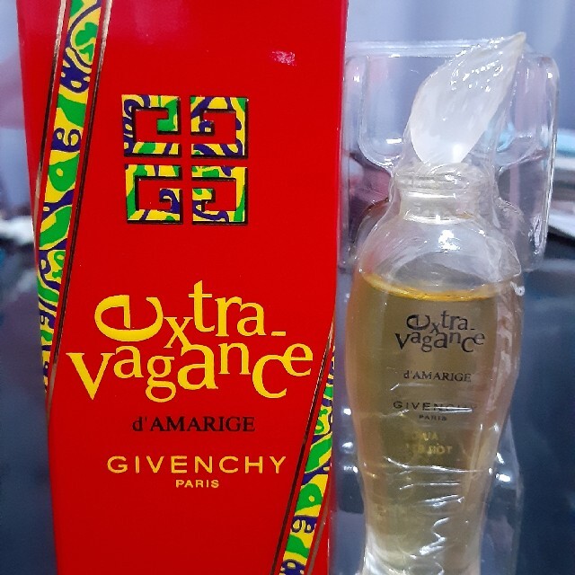 GIVENCHY(ジバンシィ)のエクストラヴアカンス　オーデトワレ&ブックマーカー コスメ/美容の香水(香水(女性用))の商品写真