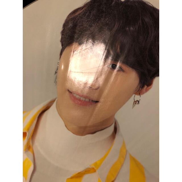 　BTS ユンギ　SUGA うちわ　プレミアムフォト　セット エンタメ/ホビーのタレントグッズ(アイドルグッズ)の商品写真