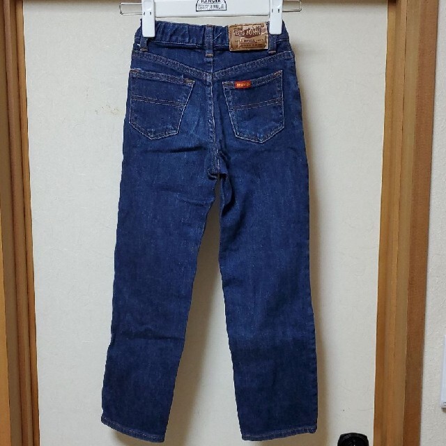 BIG JOHN(ビッグジョン)のBIG JOHN　ビッグジョン　デニムパンツ　ストレートデニム　120 キッズ/ベビー/マタニティのキッズ服男の子用(90cm~)(パンツ/スパッツ)の商品写真