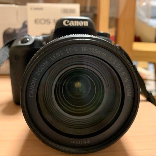 Canon(キヤノン)のCanon EOS 9000D EF-S18-135 IS USMレンズキット スマホ/家電/カメラのカメラ(デジタル一眼)の商品写真