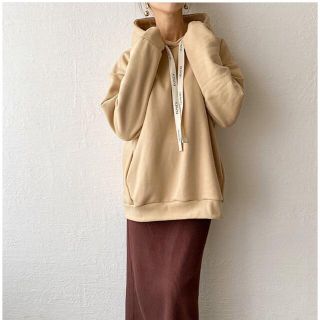 フーズフーチコ(who's who Chico)のハウディー　パーカー　beige(パーカー)