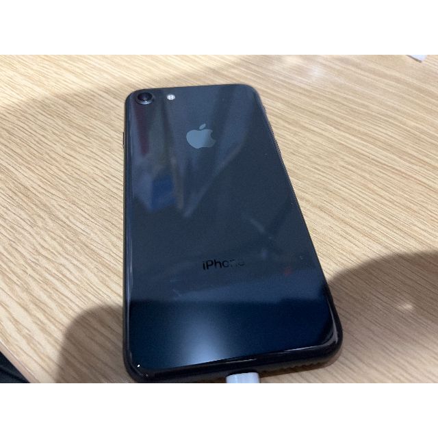 Apple(アップル)のiphone8 【ジャンク品】 SIMフリー 64GB 黒 スマホ/家電/カメラのスマートフォン/携帯電話(スマートフォン本体)の商品写真