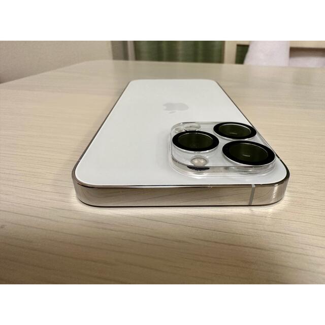 Apple(アップル)のiPhone13pro 256GB シルバー SIMフリー　美品❗️特典つき❗️ スマホ/家電/カメラのスマートフォン/携帯電話(スマートフォン本体)の商品写真
