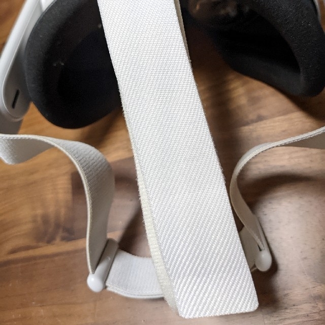 Oculus Quest　2  128GB エンタメ/ホビーのゲームソフト/ゲーム機本体(家庭用ゲーム機本体)の商品写真