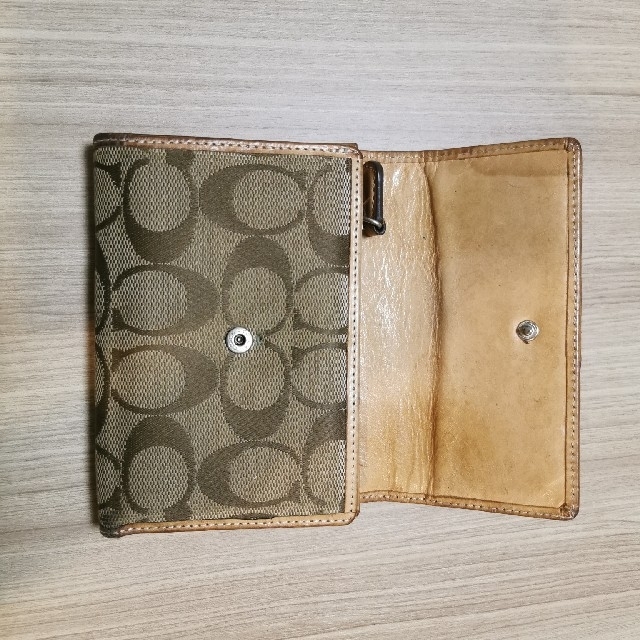 COACH(コーチ)の【中古】COACH　二つ折り財布 レディースのファッション小物(財布)の商品写真