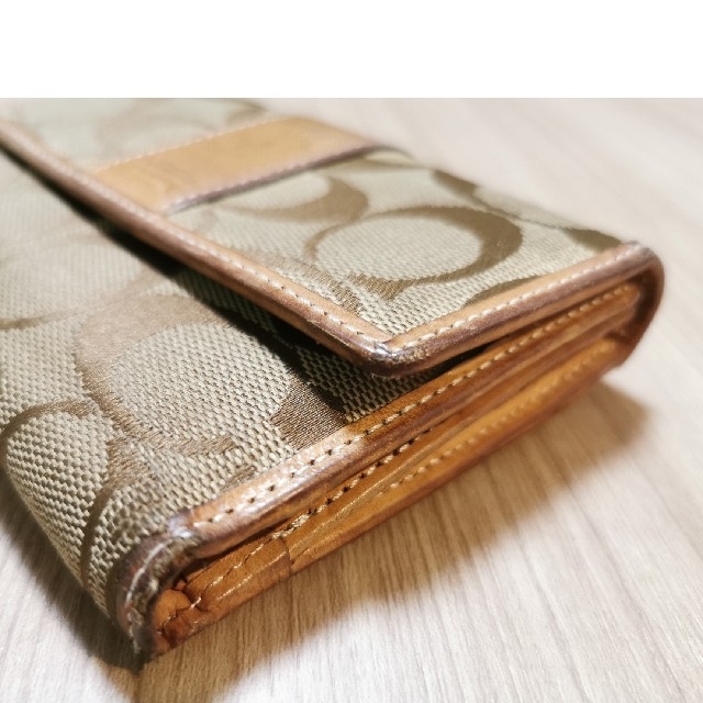 COACH(コーチ)の【中古】COACH　二つ折り財布 レディースのファッション小物(財布)の商品写真