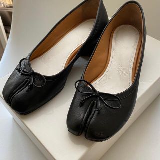 マルタンマルジェラ(Maison Martin Margiela)の美品Maison Margielaヒール付き足袋バレエシューズ35黒(バレエシューズ)