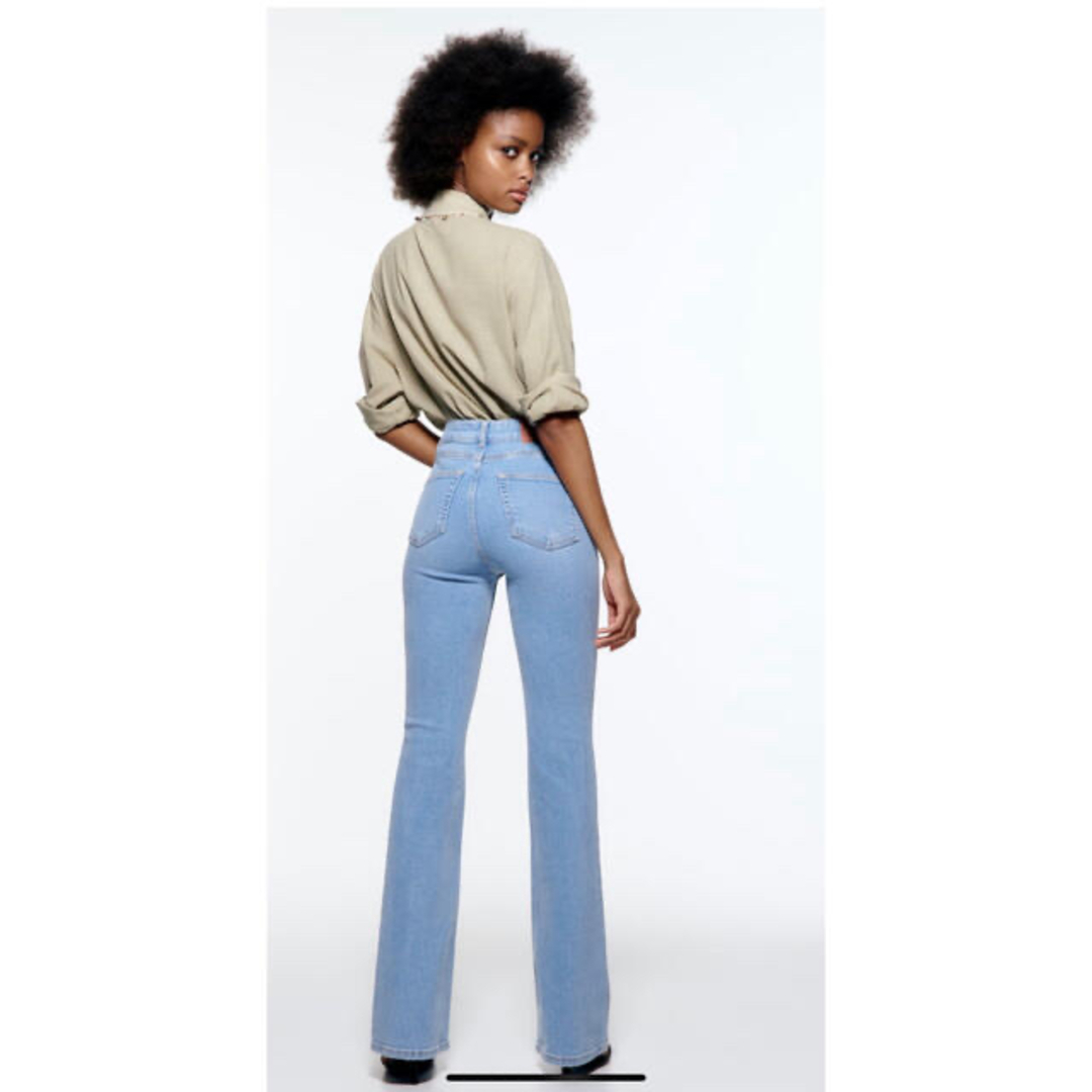 ZARA(ザラ)のZ1975 HIGH RISE FLARE DENIM レディースのパンツ(デニム/ジーンズ)の商品写真