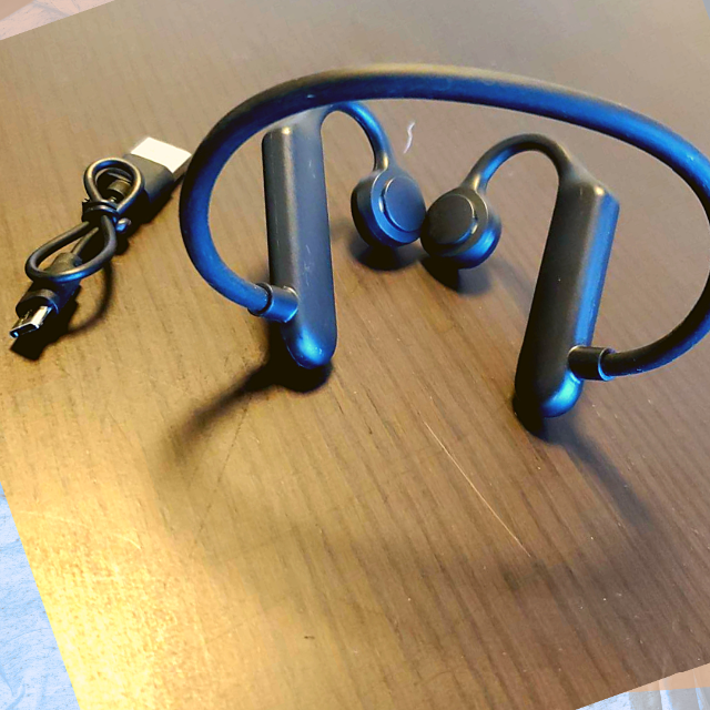 Lenovo(レノボ)の201 Bluetooth5.3ヘッドセットLenovo・セット割キャンペーン中 スマホ/家電/カメラのオーディオ機器(ヘッドフォン/イヤフォン)の商品写真