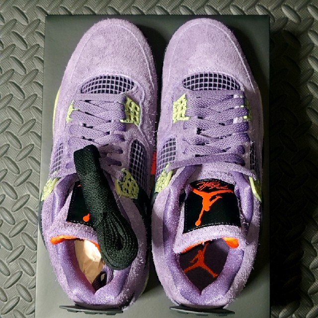 NIKE(ナイキ)のWMNS Air Jordan 4 Canyon Purple メンズの靴/シューズ(スニーカー)の商品写真