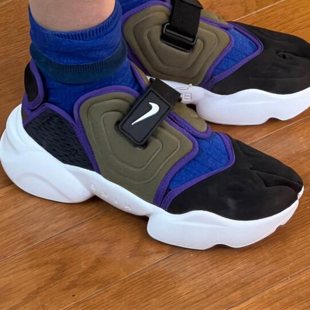 NIKE 未使用 NIKE アクアリフト DM 黒カーキ紫の通販 by
