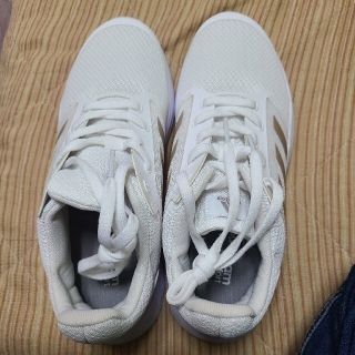 アディダス(adidas)のアディダス スニーカー 白 23.5(スニーカー)