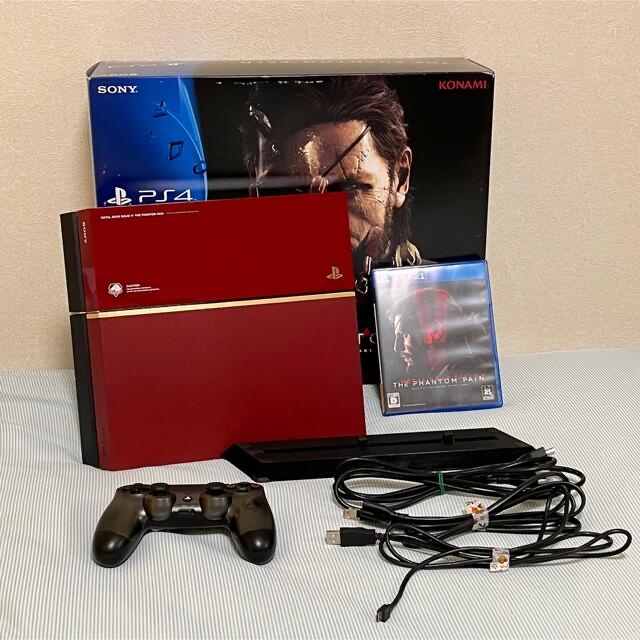 【中古】PS4本体＋ソフト / メタルギア ソリッド V リミテッドパック エンタメ/ホビーのゲームソフト/ゲーム機本体(家庭用ゲーム機本体)の商品写真