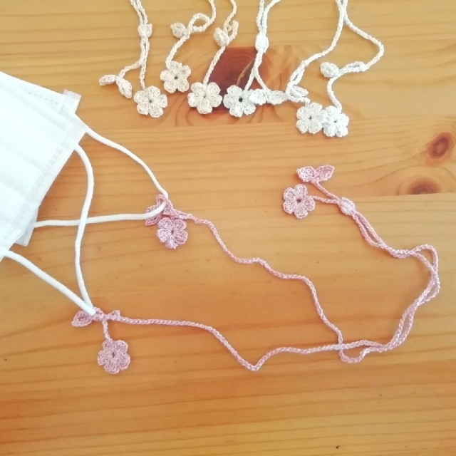 マスクストラップ　ピンクラメ　レース糸 ハンドメイドのファッション小物(その他)の商品写真