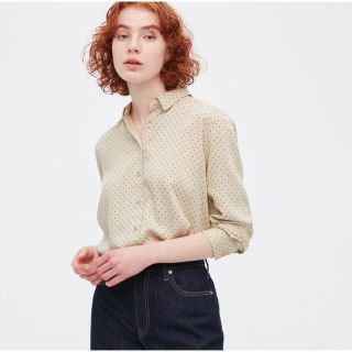 ユニクロ(UNIQLO)の【未使用】UNIQLO レーヨンプリントブラウス（ドット・長袖）(シャツ/ブラウス(長袖/七分))