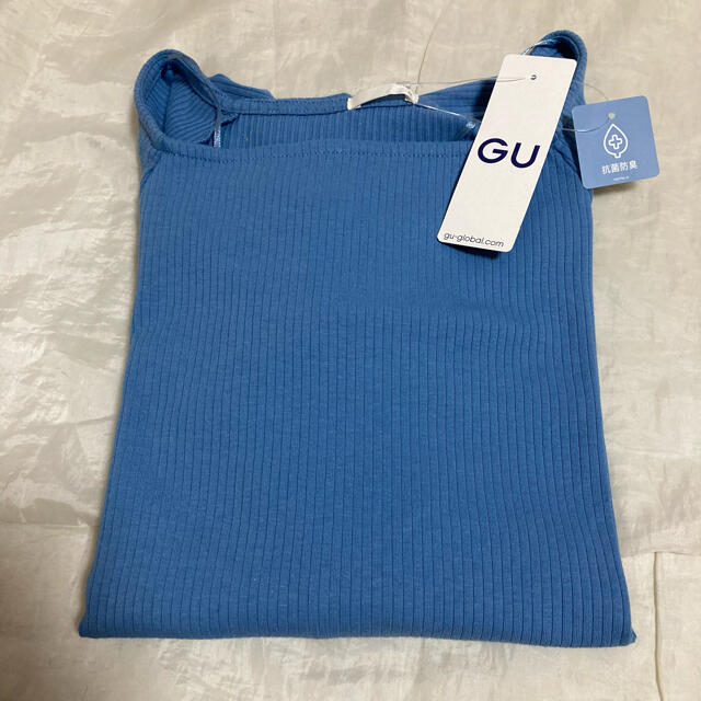 GU(ジーユー)の新品タグ付き☆GUスクエアネックトップスMユニクロジーユーZARA GAPH&M レディースのトップス(Tシャツ(長袖/七分))の商品写真