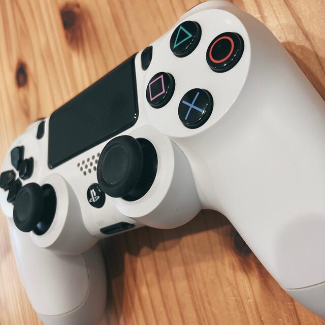 PlayStation(プレイステーション)のps4 純正 コントローラー おまけ付き エンタメ/ホビーのゲームソフト/ゲーム機本体(家庭用ゲーム機本体)の商品写真