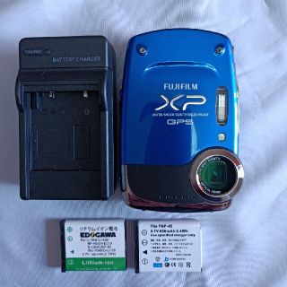 フジフイルム(富士フイルム)のフジXP30、充電器、電池2個セット(その他)