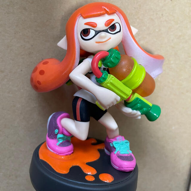 Nintendo Switch(ニンテンドースイッチ)のamiibo スプラトゥーン　ガール　オレンジ エンタメ/ホビーのフィギュア(ゲームキャラクター)の商品写真