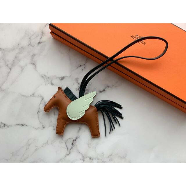 HERMES エルメス　ロデオ　チャーム　PM ホワイト　新品