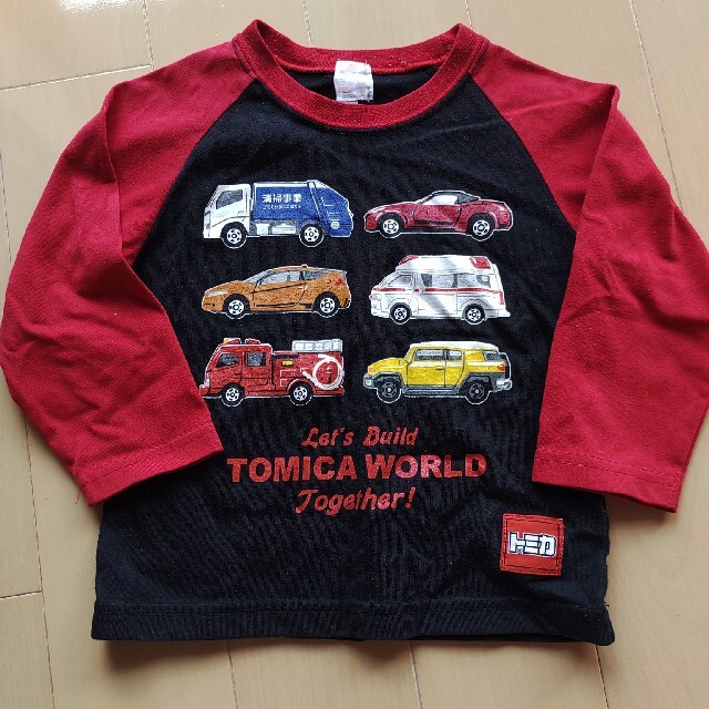 Takara Tomy(タカラトミー)のトミカ　長袖Tシャツ キッズ/ベビー/マタニティのキッズ服男の子用(90cm~)(Tシャツ/カットソー)の商品写真