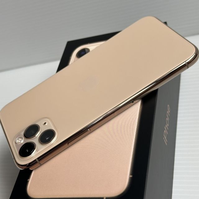 Apple(アップル)のiPhone 11 Pro 512GB ゴールド（国内版SIMフリー） スマホ/家電/カメラのスマートフォン/携帯電話(スマートフォン本体)の商品写真